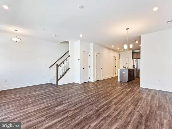 West Windsor, NJ 08540,6105 VIVALDI RD