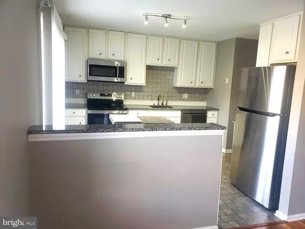 Mount Laurel, NJ 08054,5002 ESSEX LN