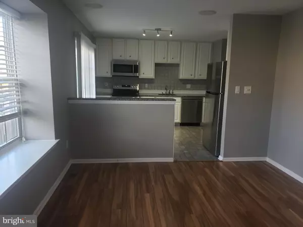 Mount Laurel, NJ 08054,5002 ESSEX LN