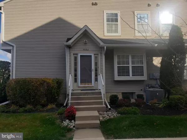 5002 ESSEX LN, Mount Laurel, NJ 08054