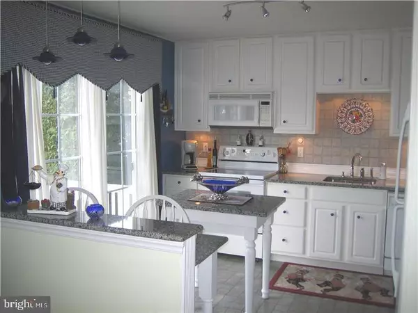 Mount Laurel, NJ 08054,5002 ESSEX LN