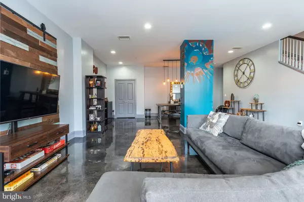 Philadelphia, PA 19130,1910 SPRING GARDEN ST #1