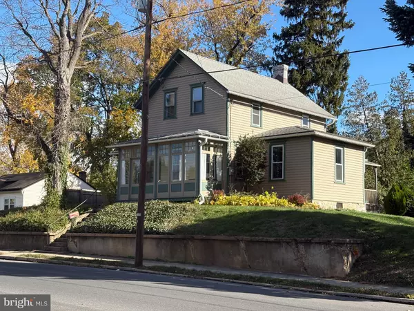 1217 N WEST ST, Carlisle, PA 17013