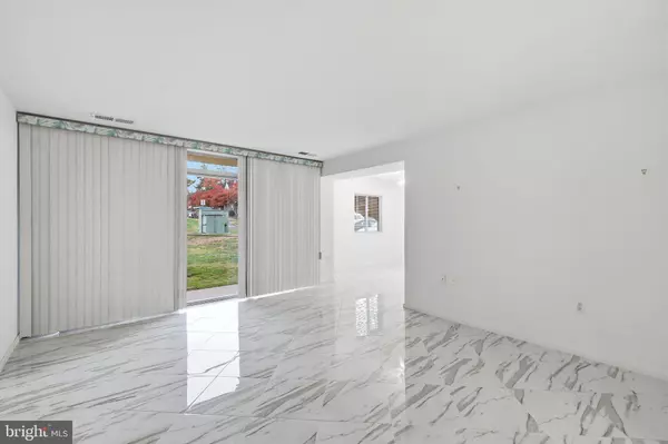 Gaithersburg, MD 20886,18701 WALKERS CHOICE RD #2