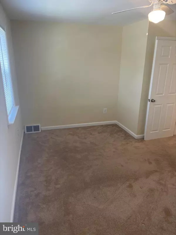 Dundalk, MD 21222,429 OAKWOOD RD