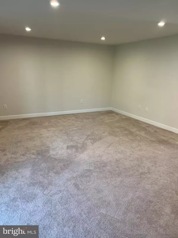 Sewell, NJ 08080,20 SPARROW CIR