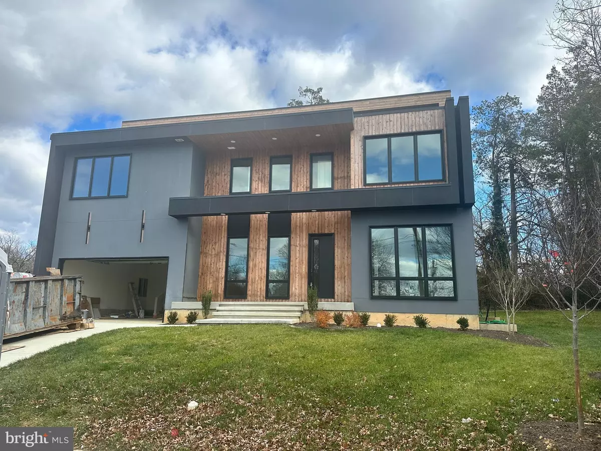 Vienna, VA 22180,8313 SYRACUSE CIR