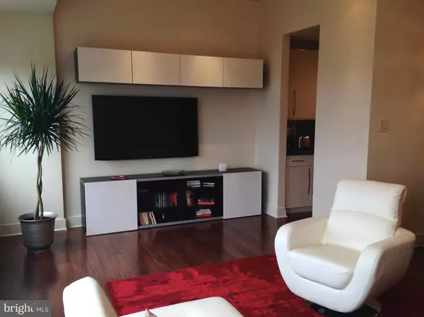 Rockville, MD 20852,10401 GROSVENOR PL #1525