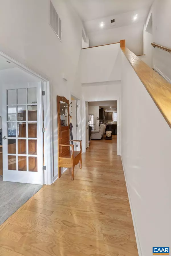 Palmyra, VA 22963,82 CRAPE MYRTLE DR