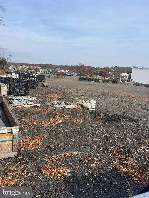 Manassas Park, VA 20111,9101-C OWENS DR #C