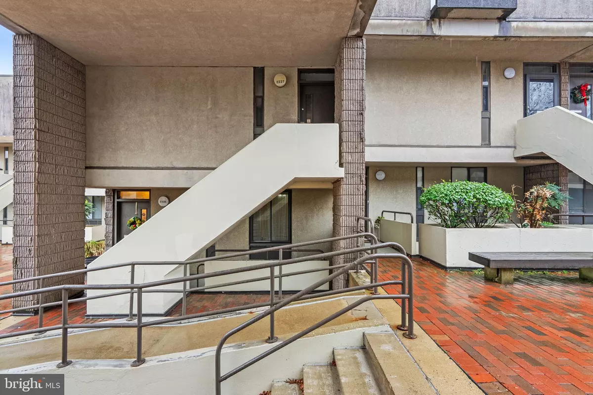 Baltimore, MD 21209,2227 CLOVE TER