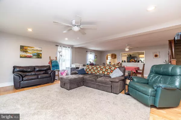 Lansdale, PA 19446,220 PENNBROOK AVE