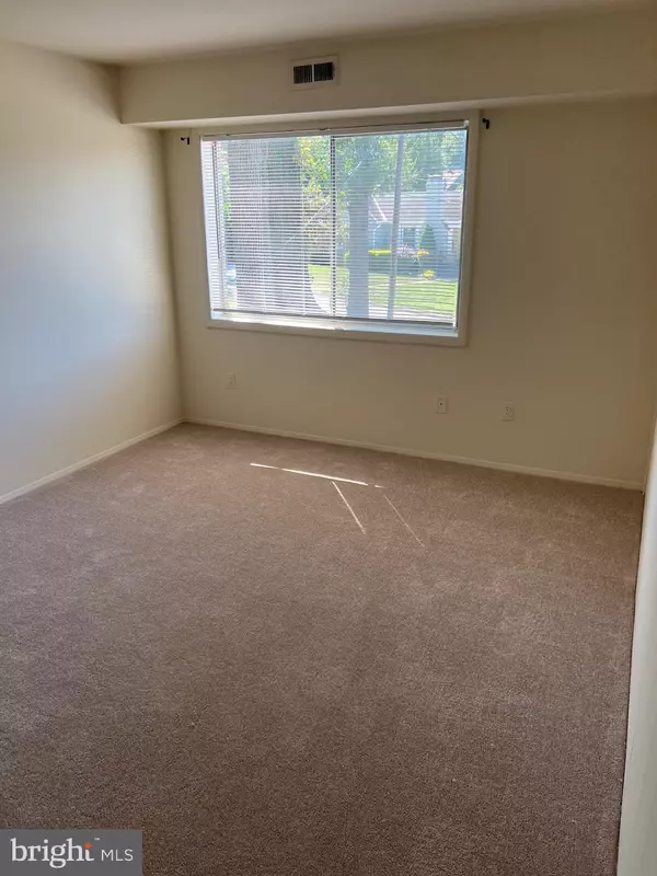 Arlington, VA 22207,2025 LINCOLN ST N #104