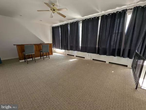 Philadelphia, PA 19135,7158 TORRESDALE AVE