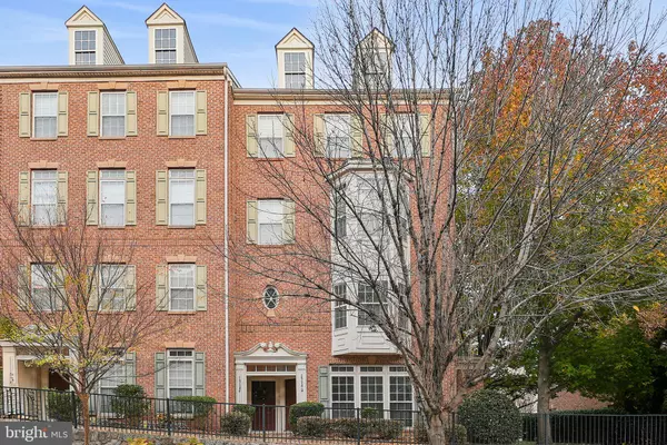 15182 LANCASHIRE DR, Woodbridge, VA 22191