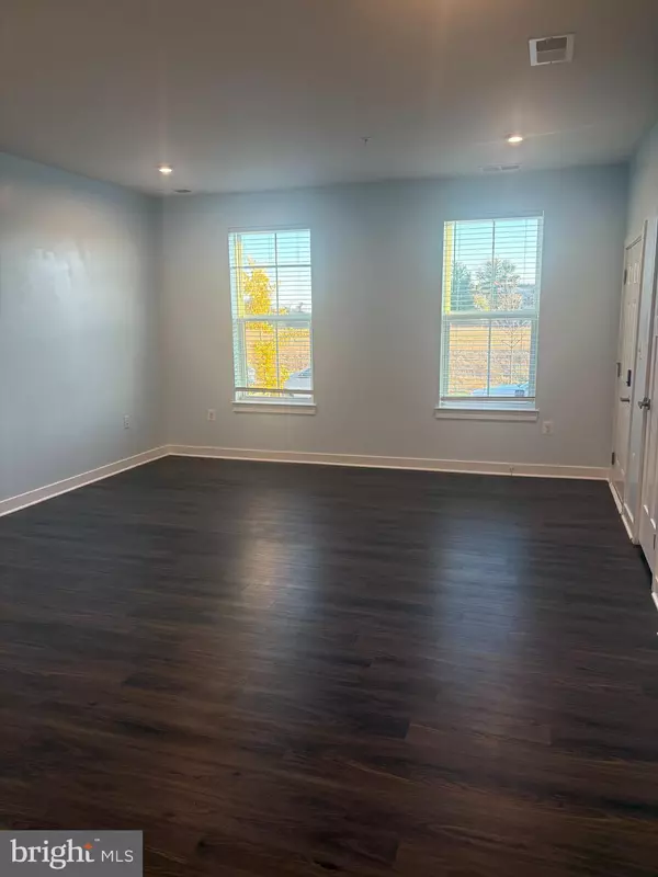 Laurel, MD 20723,10050 AMERICAN PHAROAH LN #A