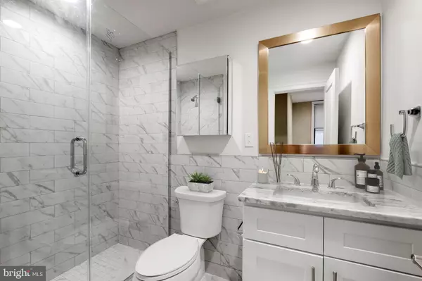 Philadelphia, PA 19107,1218 WALNUT ST #305