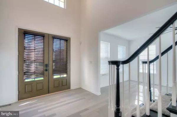 Williamstown, NJ 08094,1947 STEEPLECHASE DR