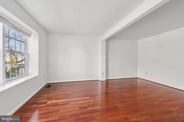 Ashburn, VA 20147,43494 POSTRAIL SQ