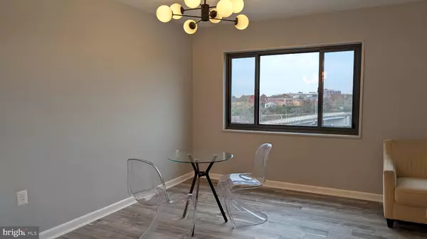 Arlington, VA 22202,1300 S ARLINGTON RIDGE RD #702