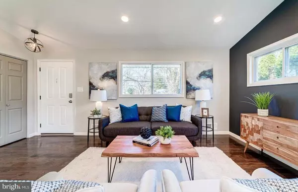 Fairfax, VA 22030,4207 WOODLAND DR