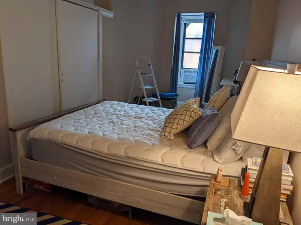 Philadelphia, PA 19103,152 N 21ST ST #3F