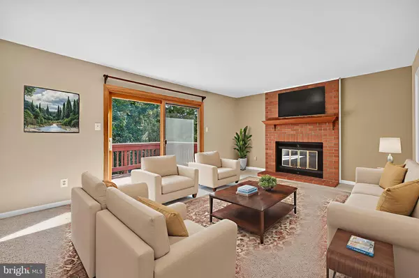 Springfield, VA 22153,8537 HOOES RD