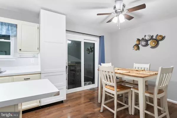 Newark, DE 19702,28 WOODCREST CT