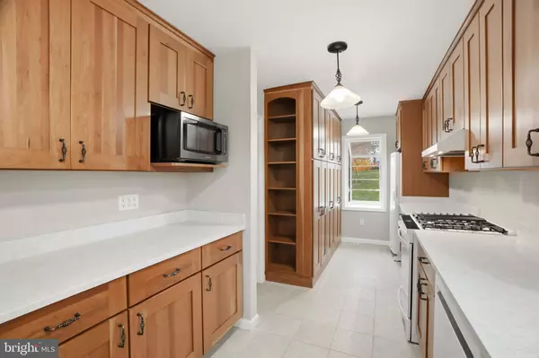 Ijamsville, MD 21754,10007 YORK DR