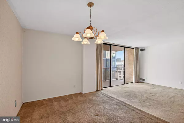 Rockville, MD 20850,4 MONROE ST #409