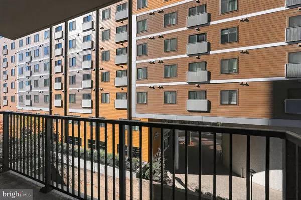 Rockville, MD 20850,4 MONROE ST #409