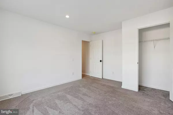 Trenton, NJ 08618,480 RIVERSIDE AVE