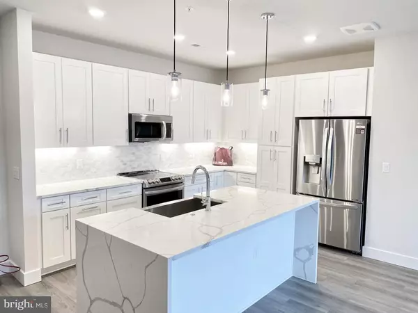 Mclean, VA 22102,1761 OLD MEADOW ROAD, #223