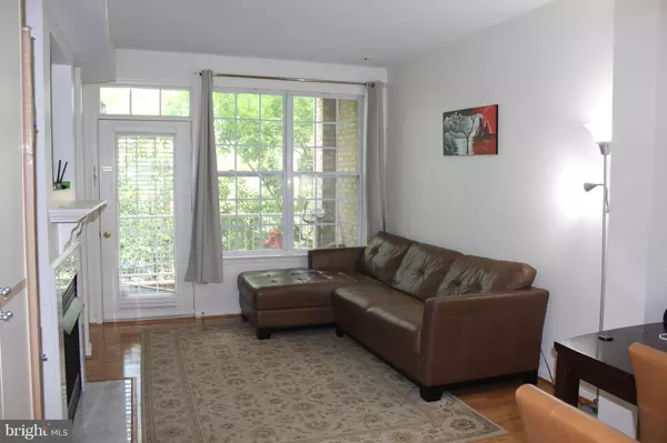 Vienna, VA 22180,2663 MANHATTAN PL #109