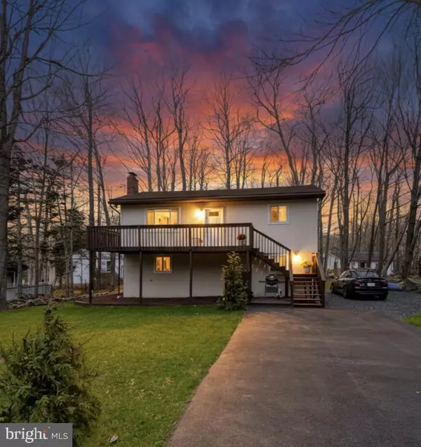 9071 IDLEWILD DR, Tobyhanna, PA 18466