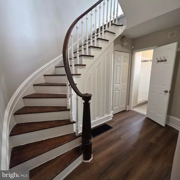 Philadelphia, PA 19130,2217 SPRING GARDEN ST #FRONT