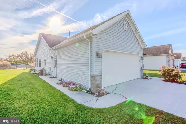 Shippensburg, PA 17257,33 LANTERN LANE