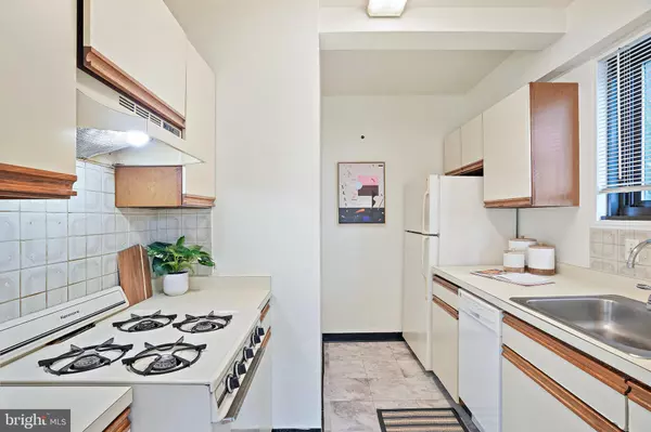 Washington, DC 20016,3601 WISCONSIN AVE NW #204