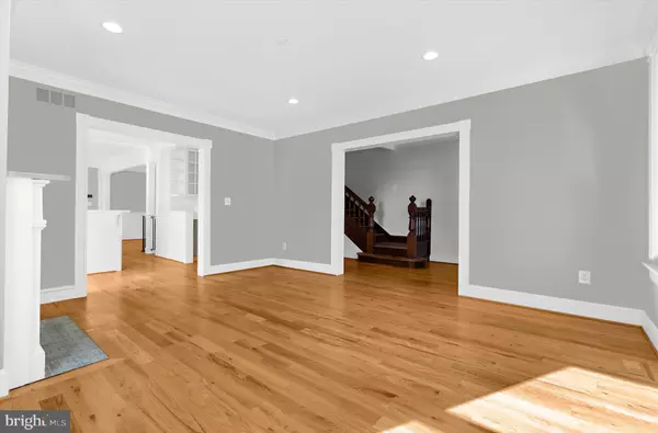 Chestertown, MD 21620,105 HIGH ST