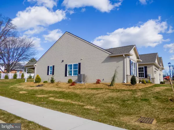 York, PA 17402,616 BLUFF STONE DRIVE