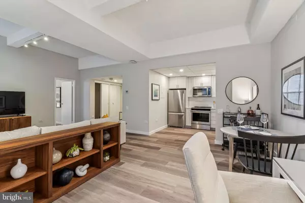 Philadelphia, PA 19107,875 SANSOM STREET #714