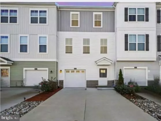 Fredericksburg, VA 22405,423 HONEYBERRY LN