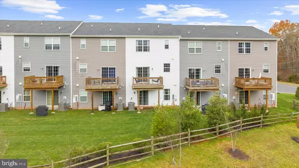 Quakertown, PA 18951,105 EDGEWATER CT