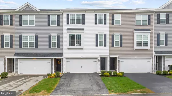 105 EDGEWATER CT, Quakertown, PA 18951