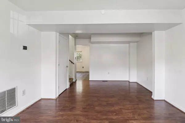 Woodbridge, VA 22193,15037 CATALPA CT