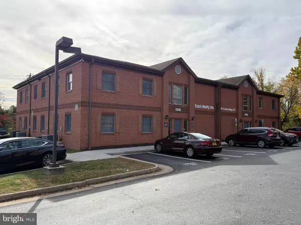 10515 CRESTWOOD DR #101, Manassas, VA 20109