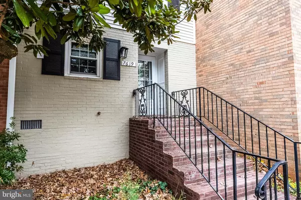 Springfield, VA 22152,7619 TIVERTON DR