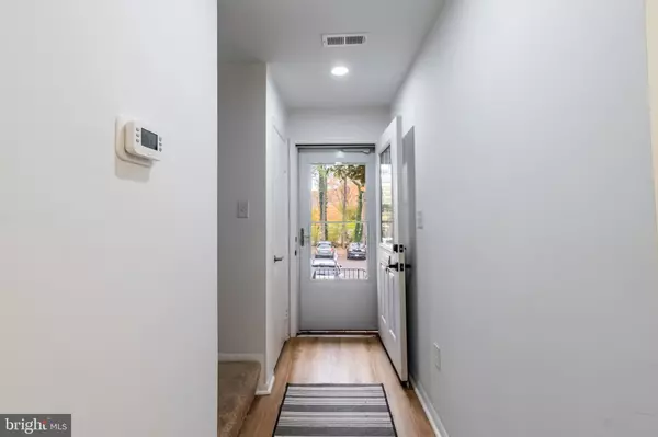 Springfield, VA 22152,7619 TIVERTON DR