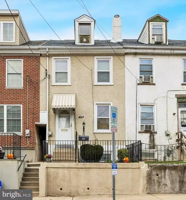 Conshohocken, PA 19428,378 E HECTOR ST