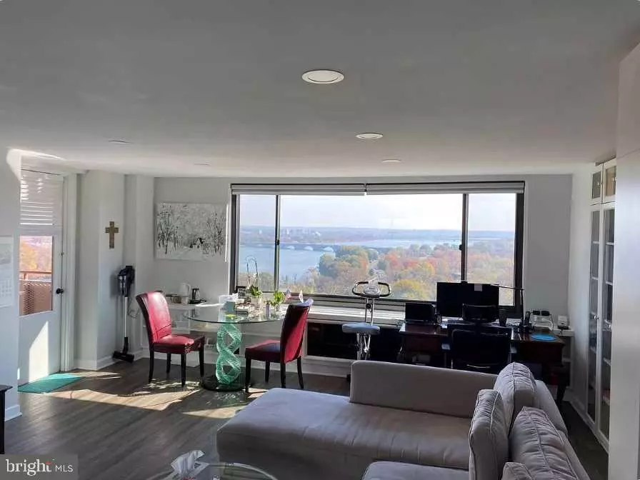 Arlington, VA 22209,1011 ARLINGTON BLVD #1030